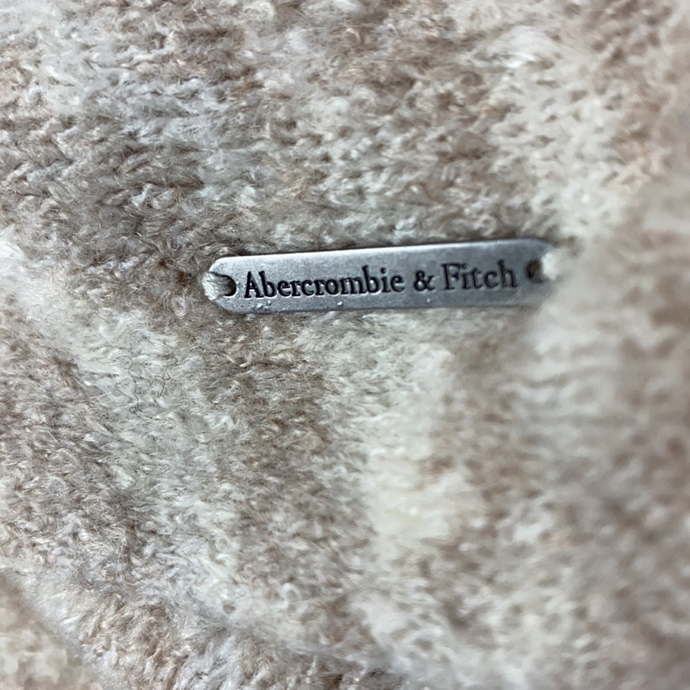 A&F Sweater - Picture 11 of 11